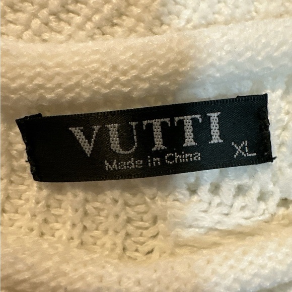 Chic Off-Shoulder White Sweater - Picture 2 of 6